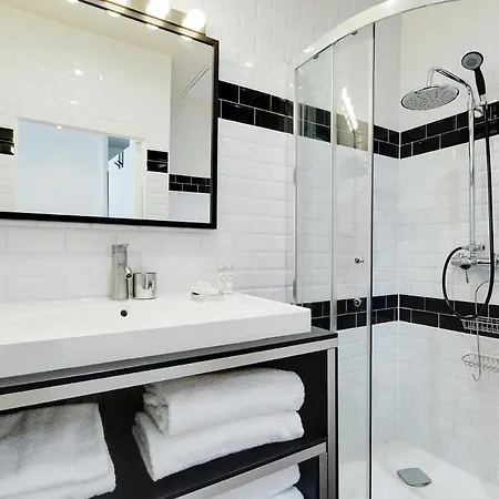 Cmg Republique / Temple Apartamento París