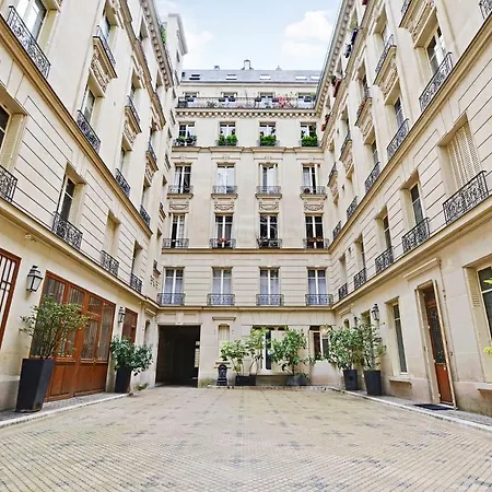 Cmg Republique / Temple Apartamento París