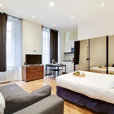 Cmg Republique / Temple