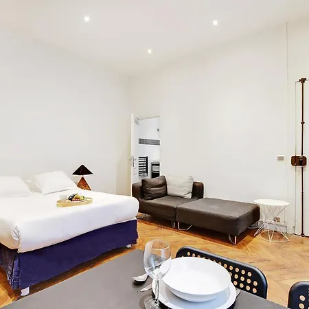 Cmg Republique / Temple Apartamento París