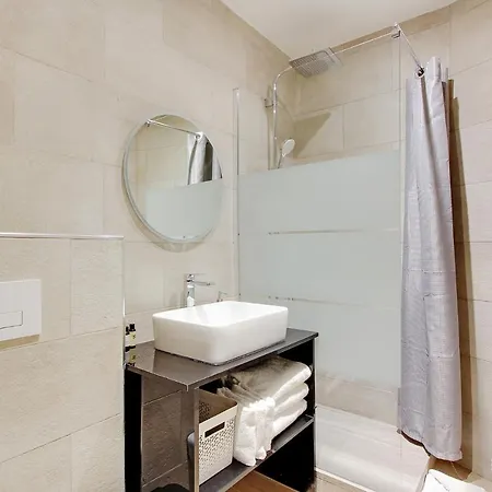 Cmg Republique / Temple Apartamento *